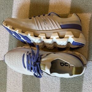 NEW On Cloudswift 3 sneakers in the "White Blueberry" colorway